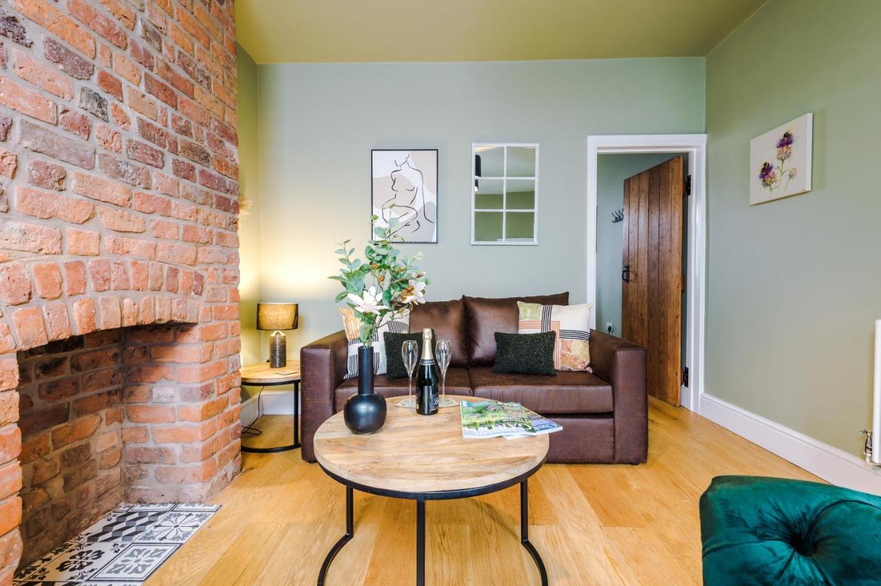 New! Gorgeous 2-Bed Home In Chester City Centre By 53 Degrees Property - Incredible Location, Ideal For Small Groups - Sleeps 6! Exteriér fotografie