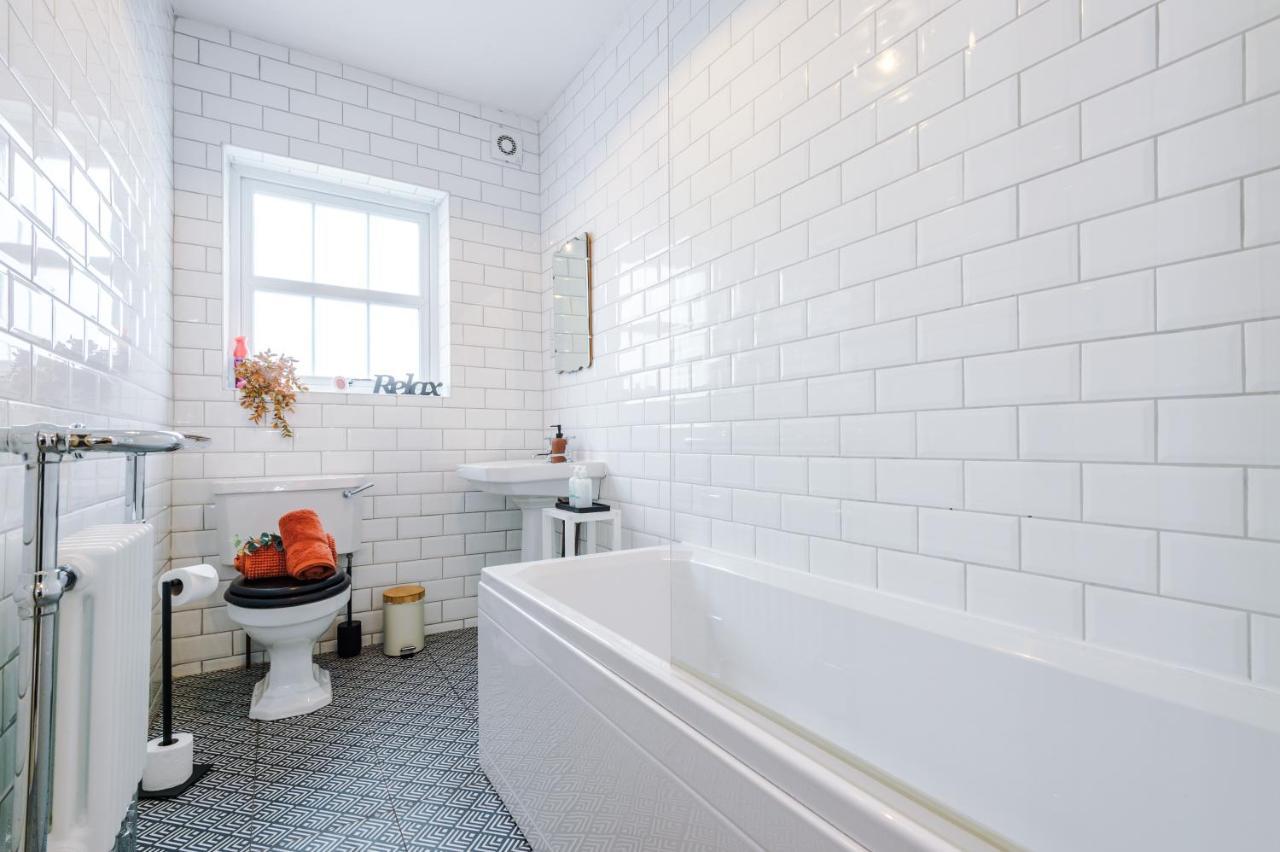 New! Gorgeous 2-Bed Home In Chester City Centre By 53 Degrees Property - Incredible Location, Ideal For Small Groups - Sleeps 6! Exteriér fotografie