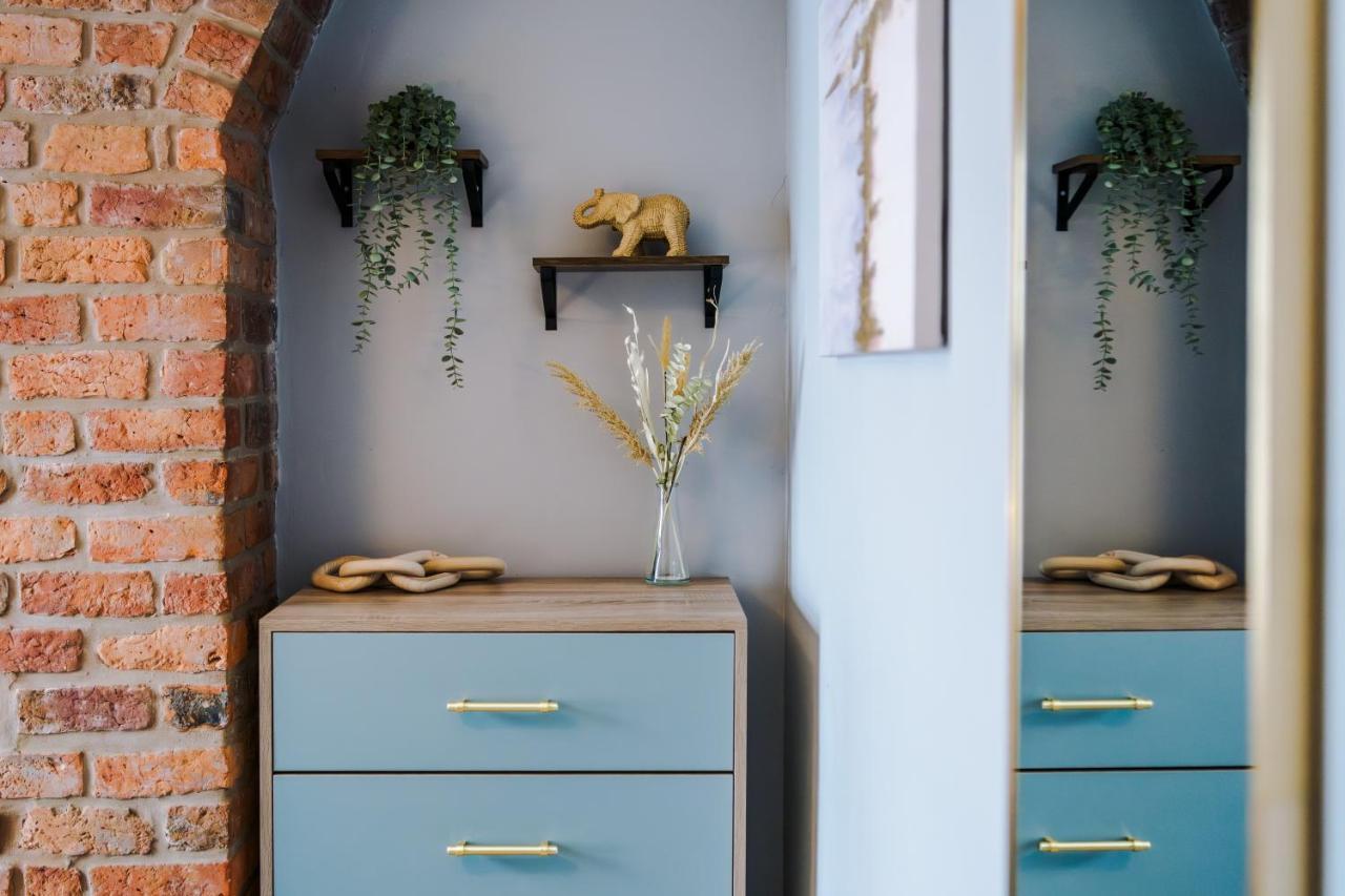 New! Gorgeous 2-Bed Home In Chester City Centre By 53 Degrees Property - Incredible Location, Ideal For Small Groups - Sleeps 6! Exteriér fotografie